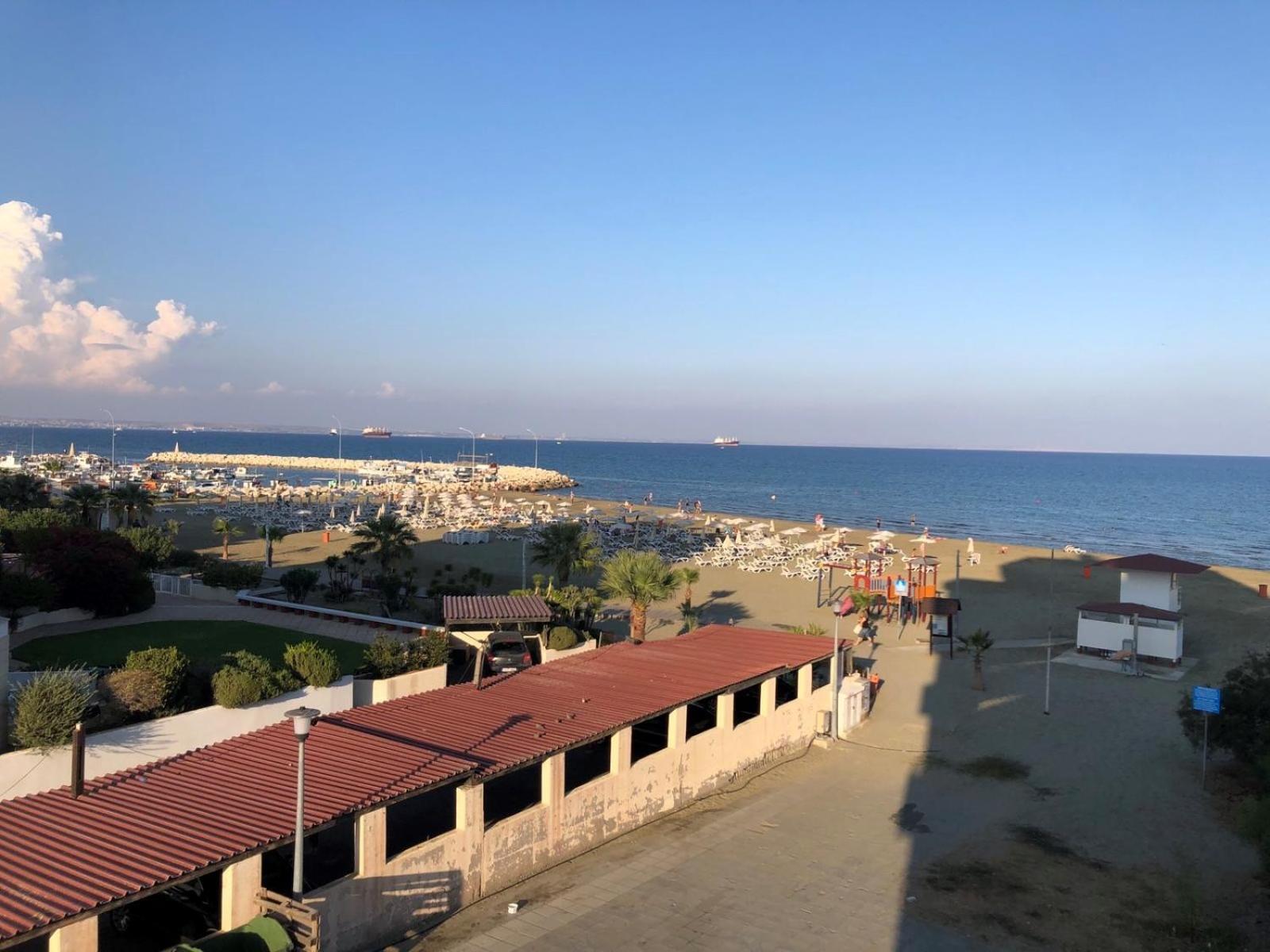Beach Apartment Mackenzie, Ларнака Экстерьер фото