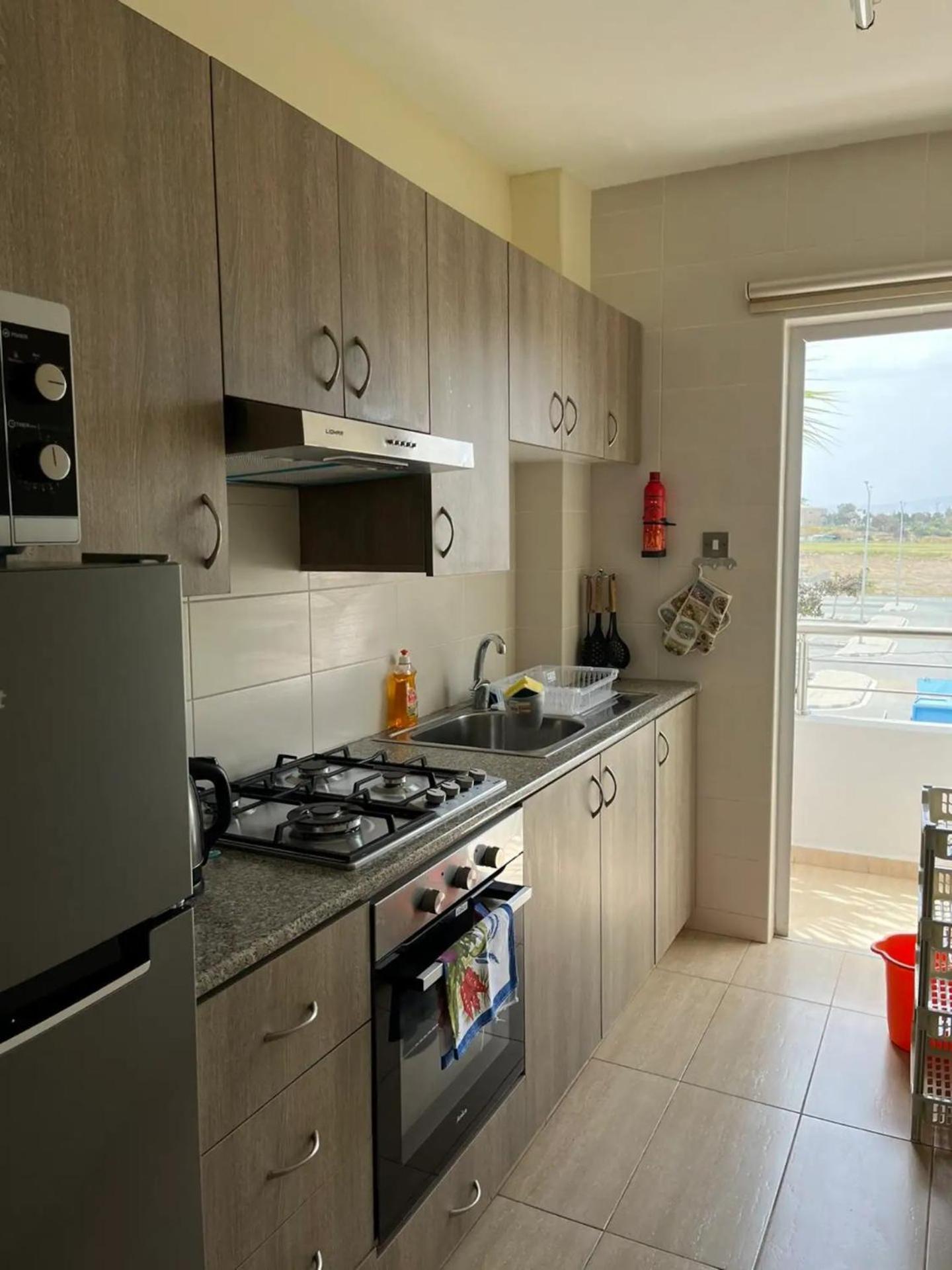 Beach Apartment Mackenzie, Ларнака Экстерьер фото