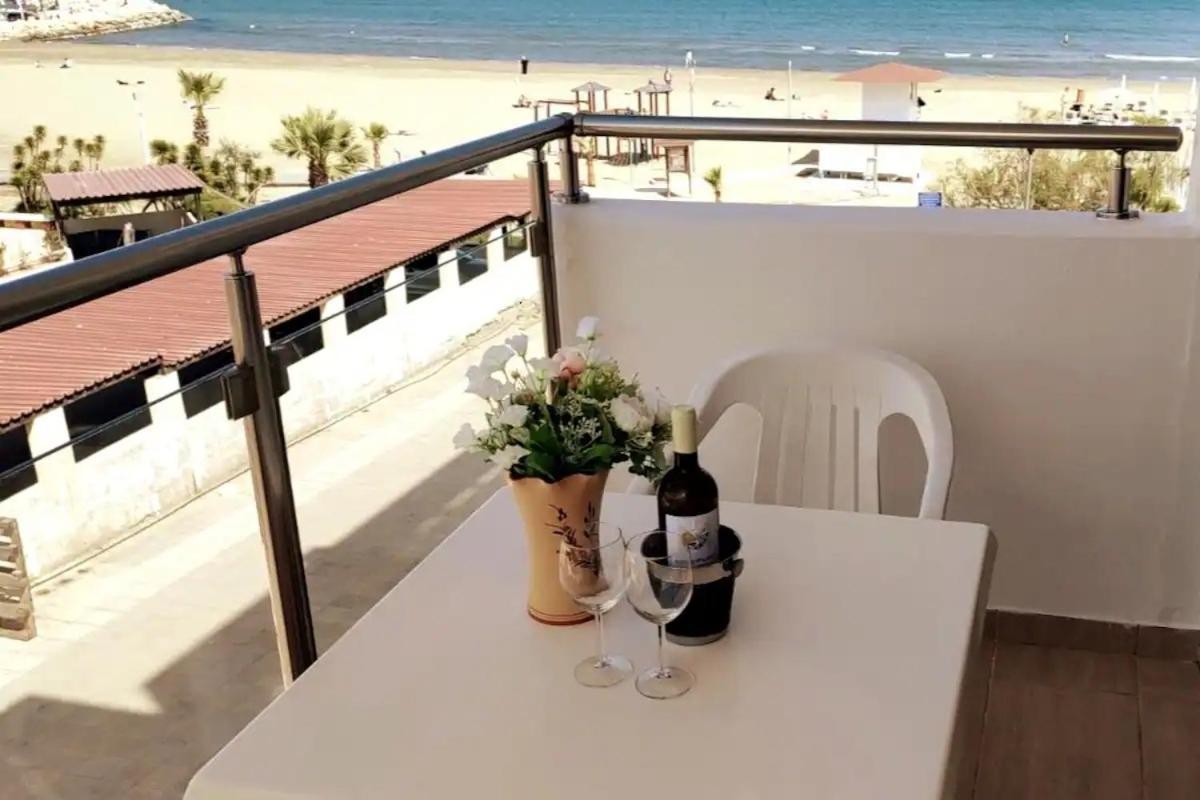 Beach Apartment Mackenzie, Ларнака Экстерьер фото